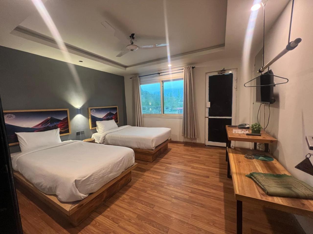 Eat And Read Hotel Skardu Esterno foto